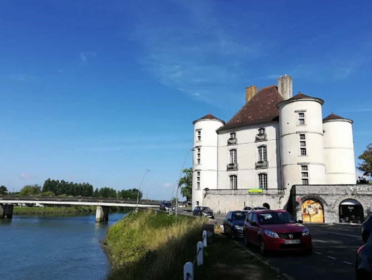 Château des duc Montréal, France